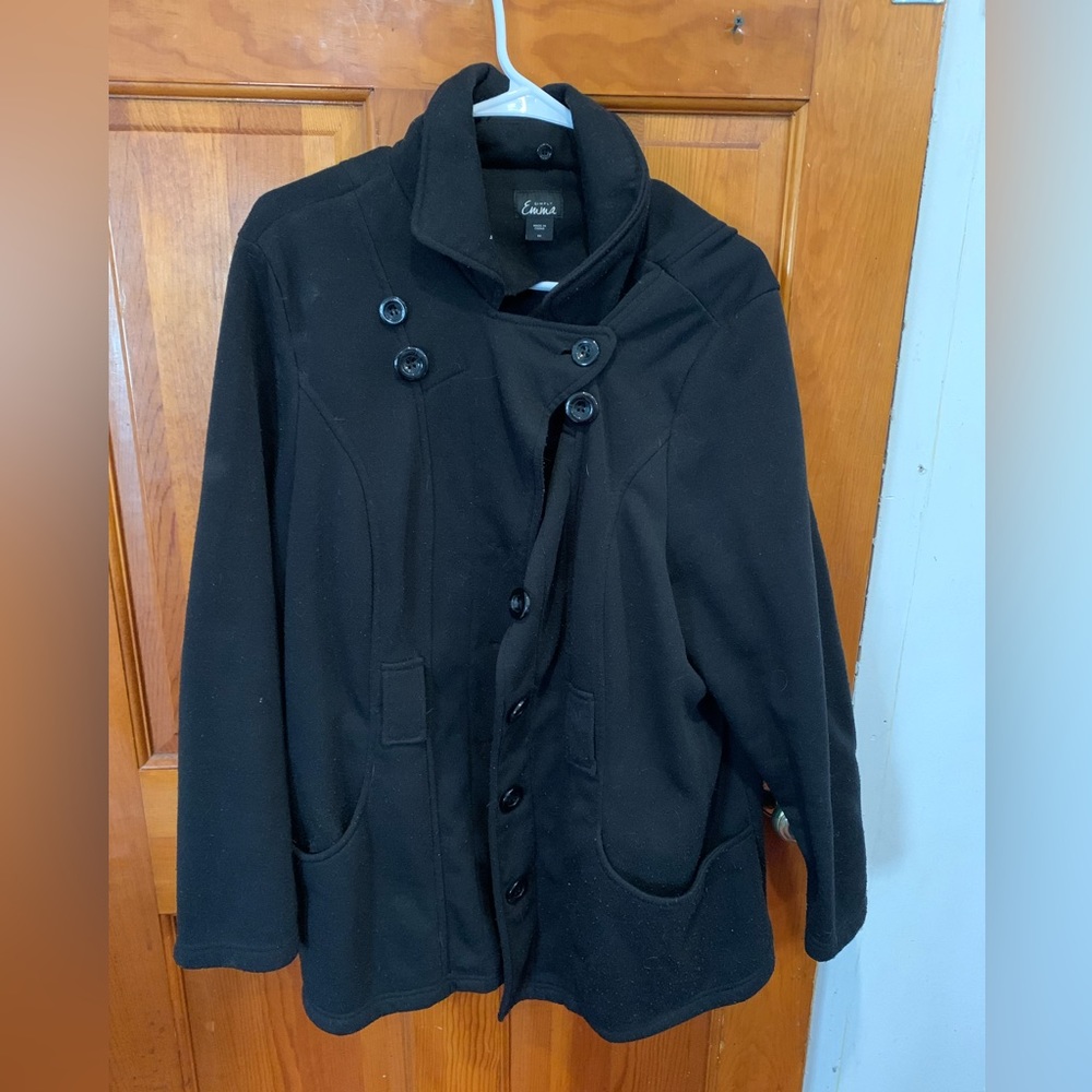 Women’s all black pea coat. Button up. Size 3X but fits a 1X.